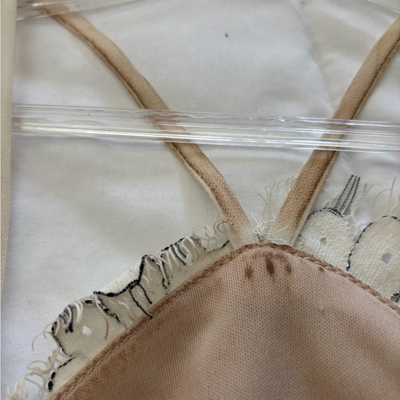 Aakaa Women’s Elegant Floral Lace Tan and Cream  Backless Dress size Small - Picture 9 of 15